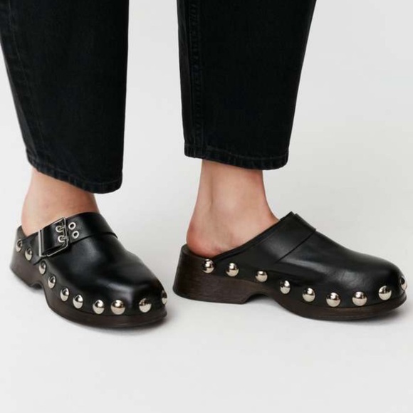 *TRENDING* Ganni Clogs - Picture 1 of 8